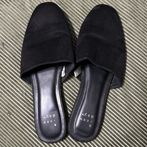 Women’s slides, barely worn